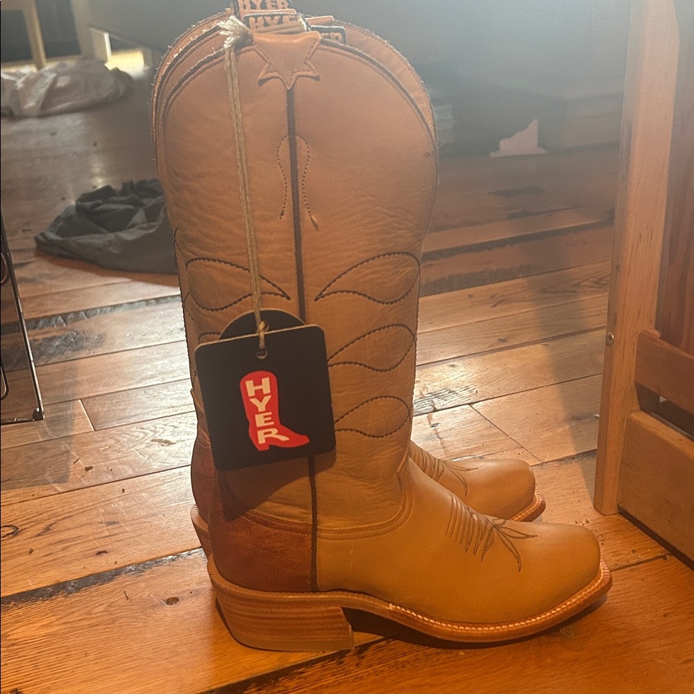 Maize Hyer Men's Tan Western Cowboy Boots - Classic Stitch Detail